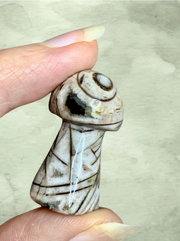Load image into Gallery viewer, Fascia Jasper Mini Mushrooms
