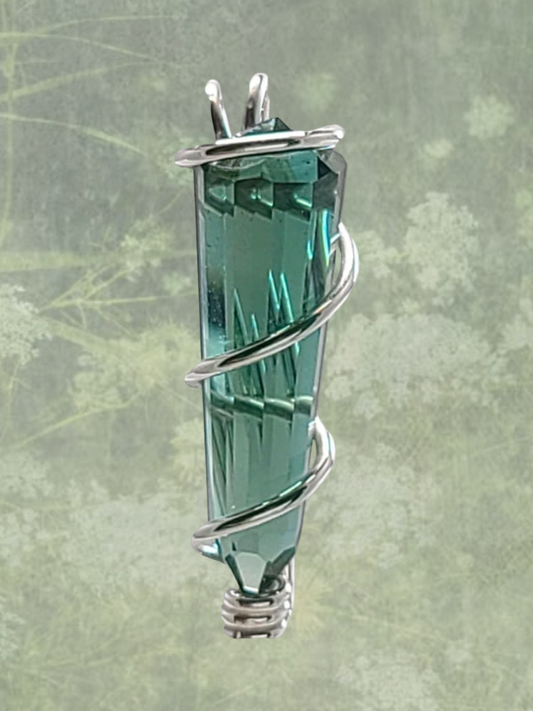 Siberian Green Quartz Vogel Style Pendant